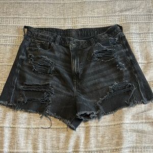 American Eagle Mom Short